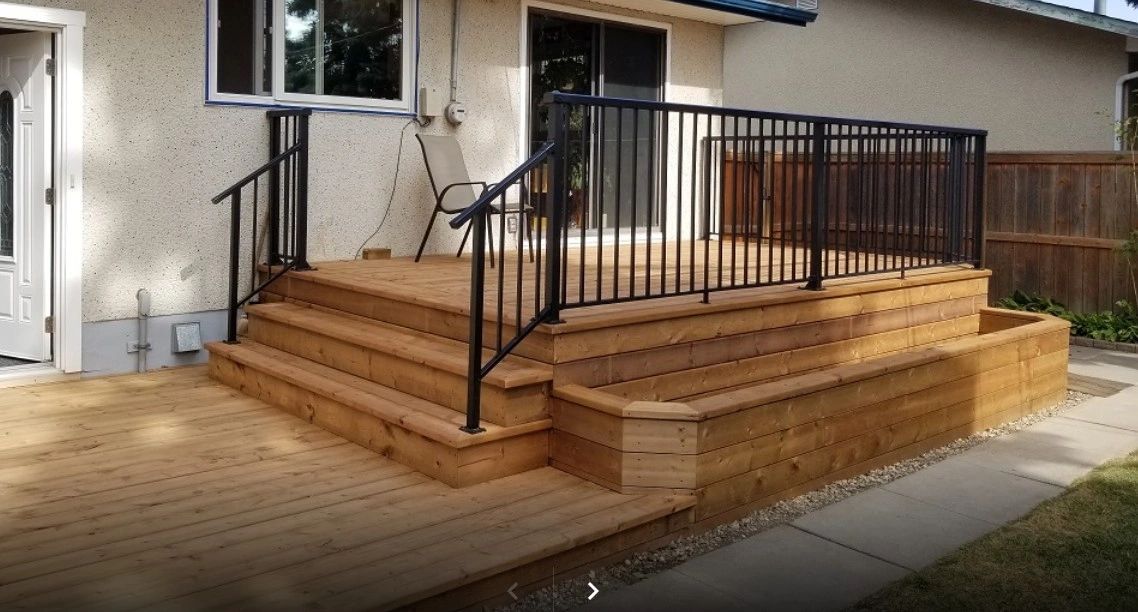 Cedar deck with steps and a built-in planter